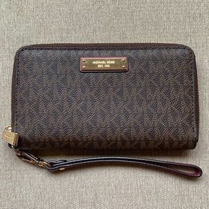 Michael Kors Wristlet